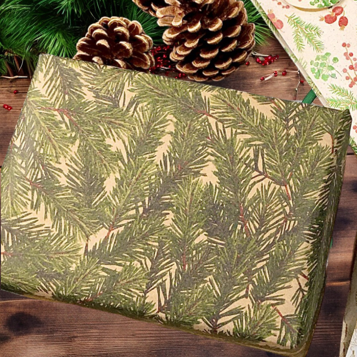 Julepapir B 50 cm. Gran print, kraftpapir. 100 mtr