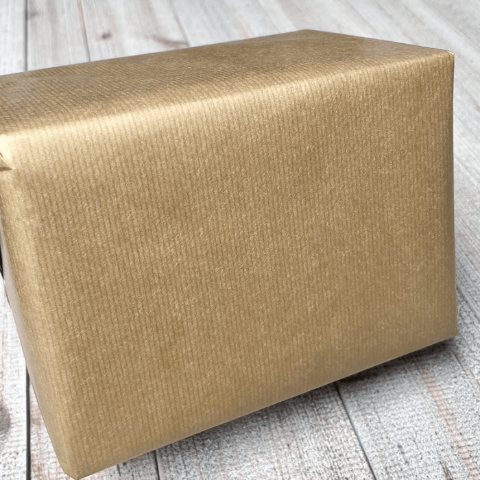 Lahjapaperi B 38 cm. Kulta, mattainen, ruskea kraft-paperi. 200 m.