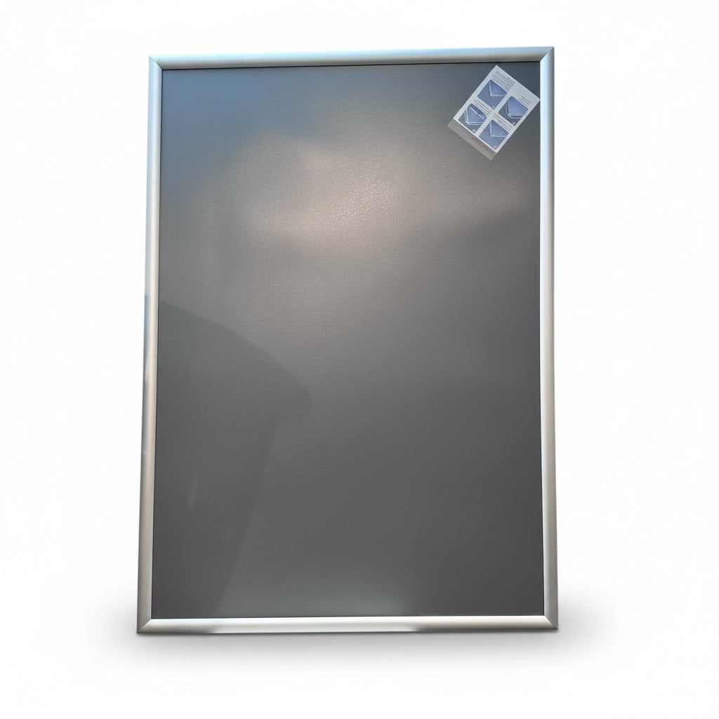 Snap-kehyskyltti 70 x 100 cm – valitse väri