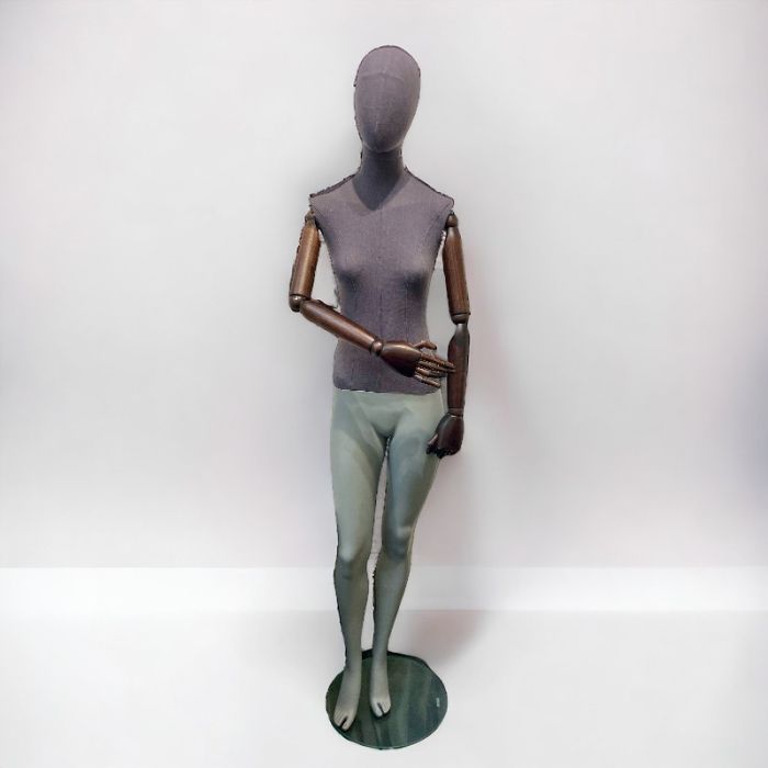 Vintages-, naistenpuvuston mallinukke