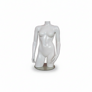 Naisten torso lasikuitua. Valkoinen korkeakiilto, ilman päätä. Torso lonkilla. Jalustalla.