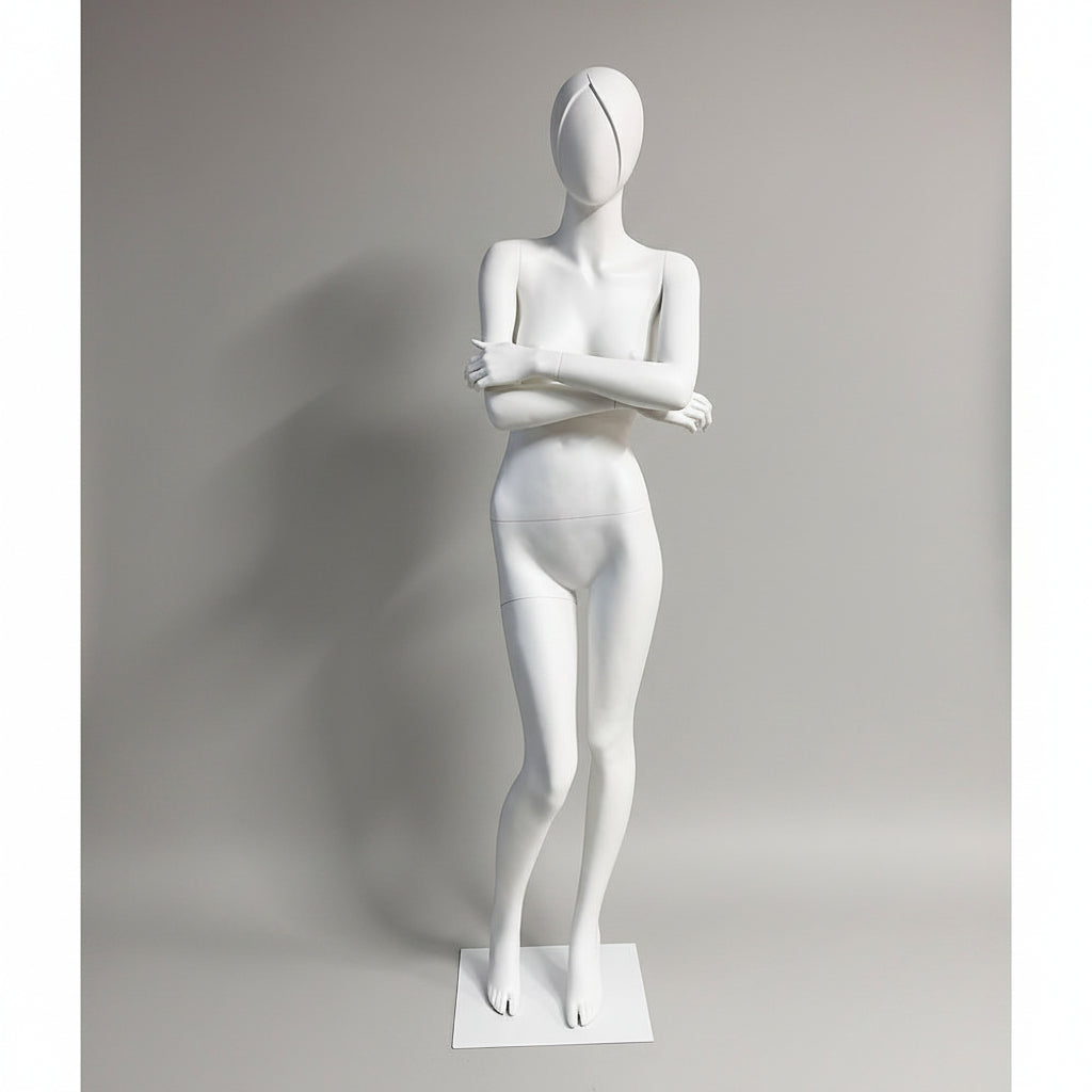 Mannequin. Nainen 1 m/kuvanveistollisilla hiuksilla. Valkoinen. Kädet rintakehän yli