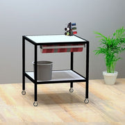 Luton, pakkauspöytä, pyörillä, valkoisilla melamiinilevyillä, musta runko, 80 x 80 x K80 cm. Varusteineen