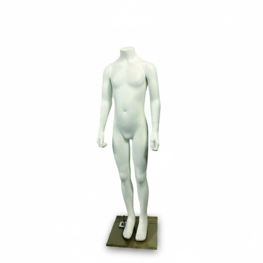 Lasten mallinnukki. Valkoinen unisex. K121 cm.