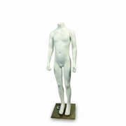 Lasten mallinnukki. Valkoinen unisex. K121 cm.
