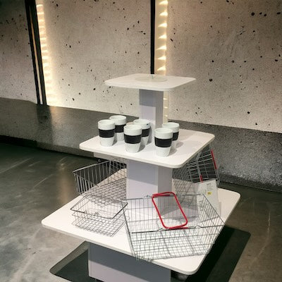 Pyramidi, lämmin valkoinen melamiini, 40 / 60 / 90 x K120 cm